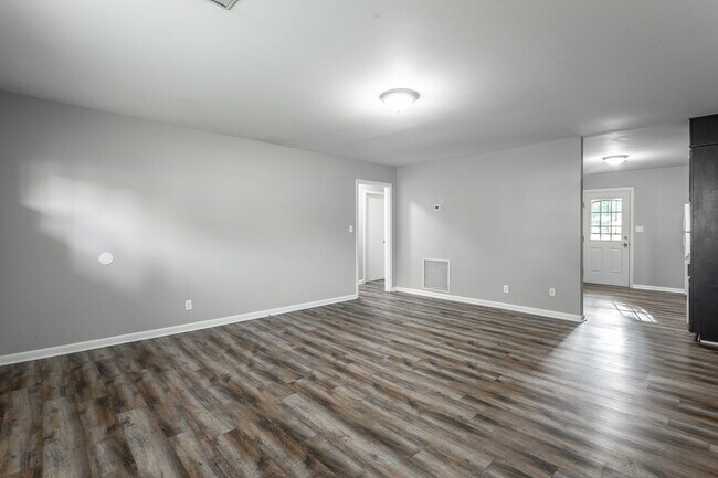 Building Photo - 4711 Murray Lake Ln