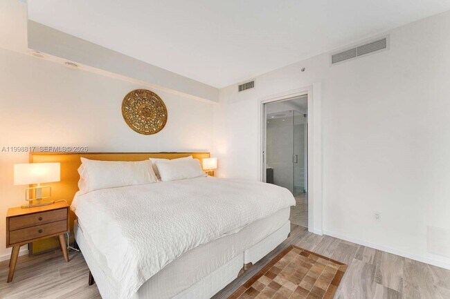 Building Photo - 801 S Miami Ave