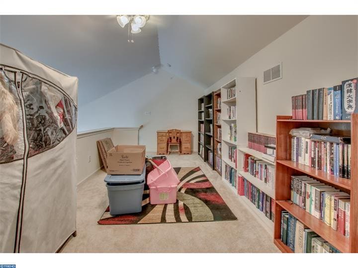 Building Photo - 407 Hosta Ct