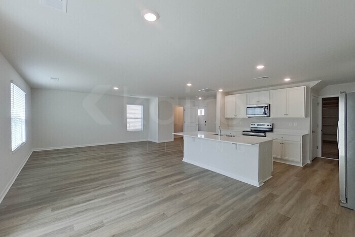 Building Photo - 120 Inez Ave