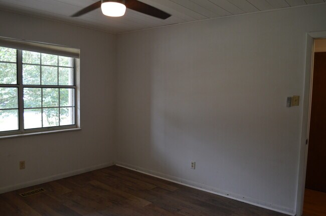 Building Photo - 2713 Shropshire Blvd