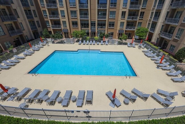 Building Photo - 711 Cosmopolitan Dr NE