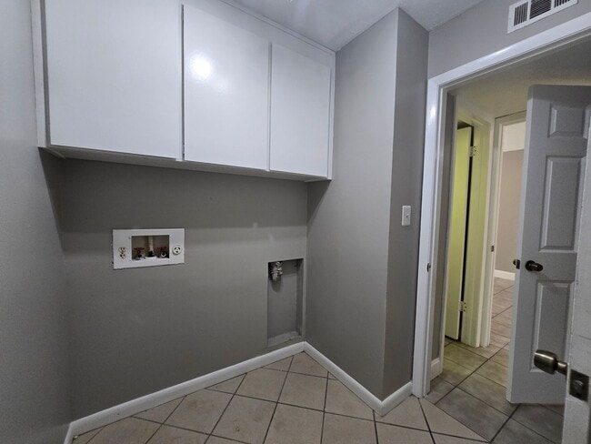 Building Photo - Arlington Townhome - 3 Bedroom 2.5 Bath