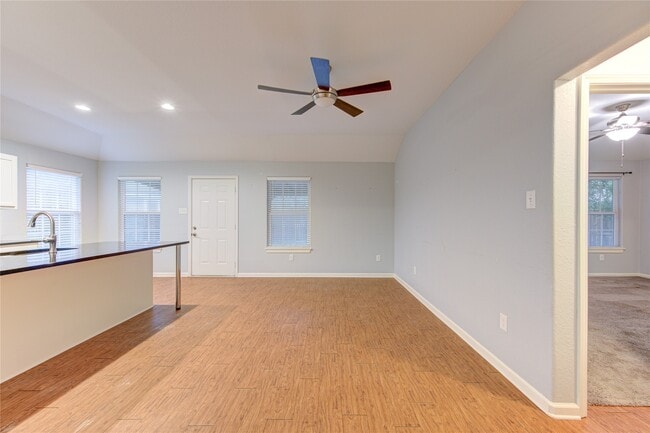 Building Photo - 503 W Linney St