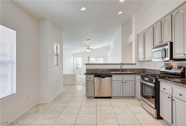 Building Photo - 11125 Gateview Ln