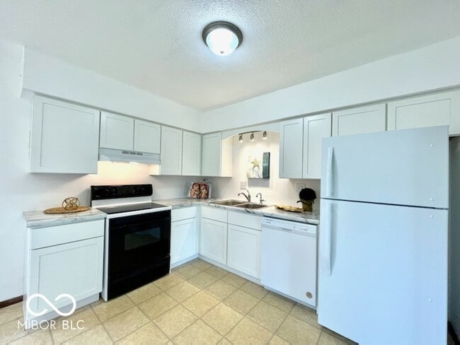 Building Photo - 5006 W Keller Rd