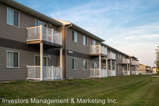 Primary Photo - Lindenwood Apartments