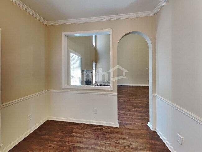 Building Photo - 7270 Wyngate Dr