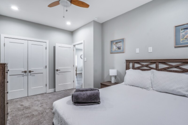 Building Photo - 144 W 5th St