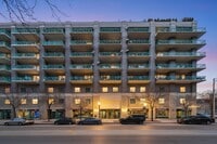 Building Photo - 910 W Madison St