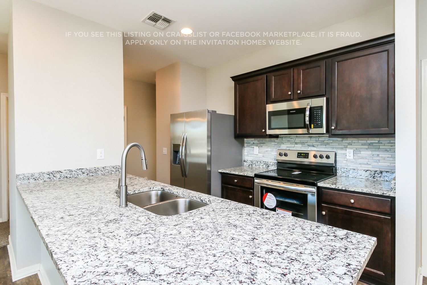 Building Photo - 36816 W Oliveto Ave
