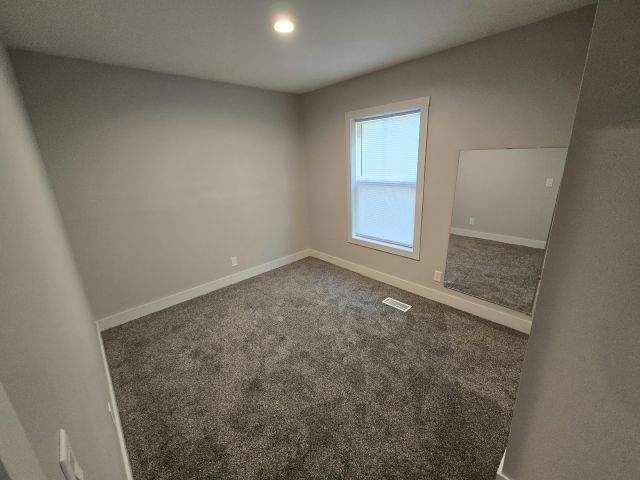 Building Photo - 302 Louva Ln
