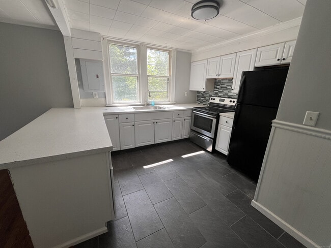 Building Photo - 486 Mohegan Ave Pkwy