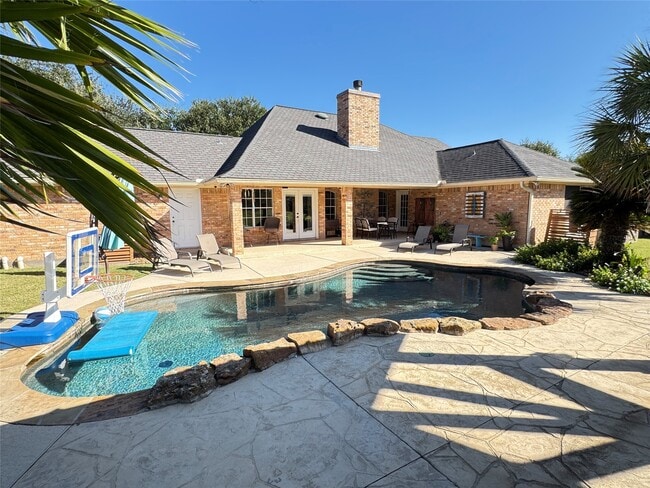 Building Photo - 16003 Escher Rd