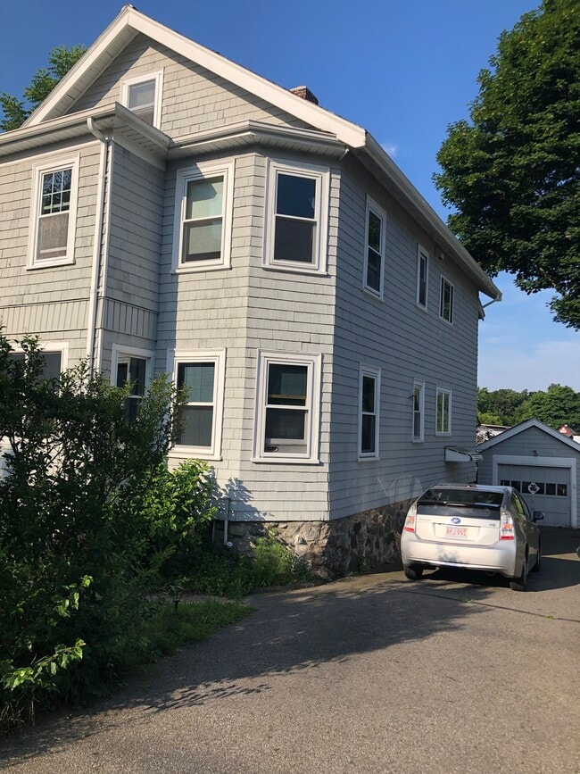 Building Photo - 46 Lowell St