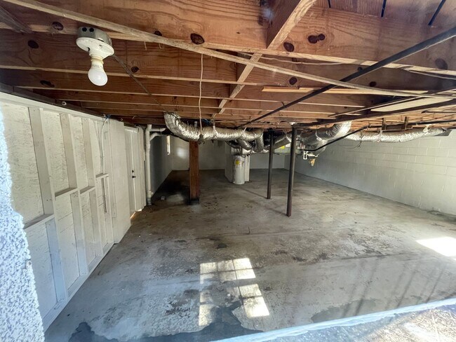 Building Photo - Updated 3/1 House in South Rome- $1,295