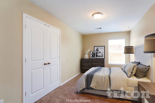 Building Photo - 424 Palomino Stand Dr