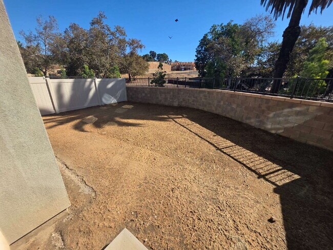 Building Photo - PRICE REDUCTION!! Sycamore Heights Masterpiece "Spacious 3-Bedroom Condo  with 3 Full Baths 1588 ...