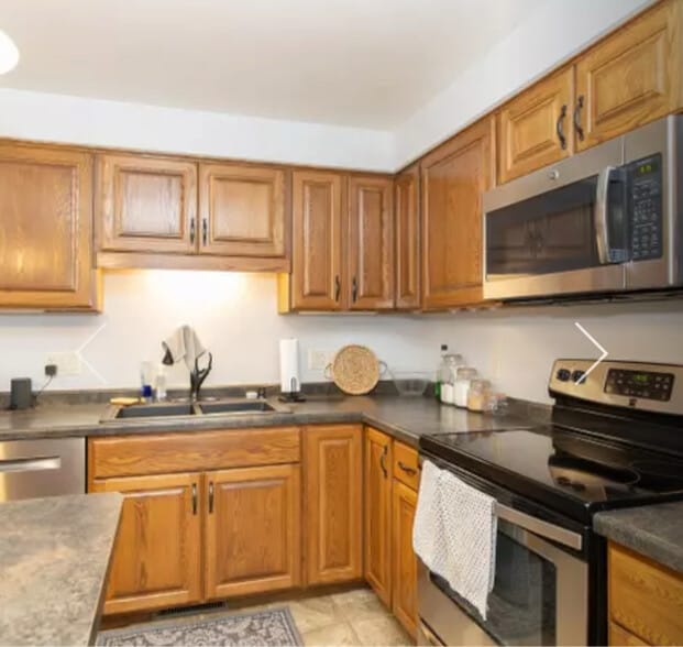 Building Photo - 2748 W Parkmoor Ct