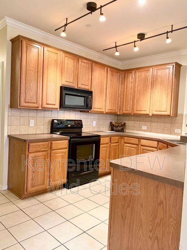 Building Photo - 2993 St Andrews Dr