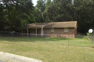 Building Photo - 5319 Burbank St
