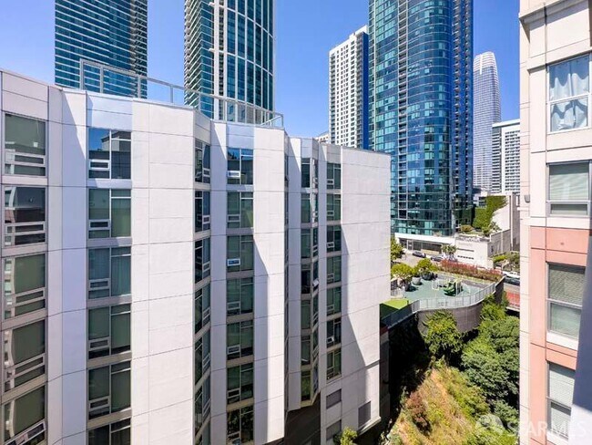 Building Photo - 400 Beale St