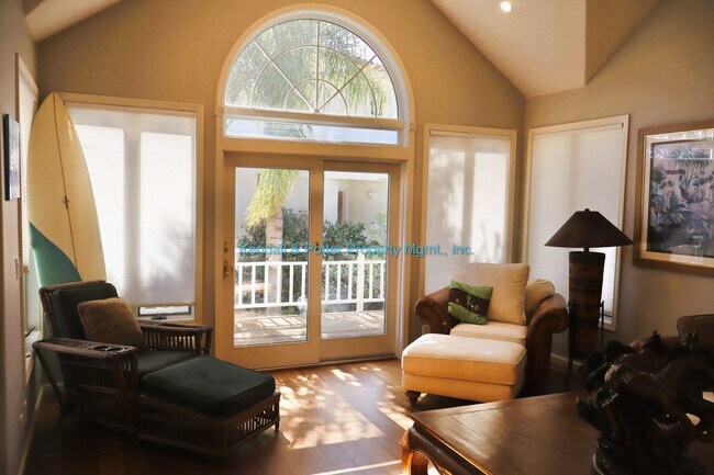 Building Photo - Furnished Yacht Harbor Retreat