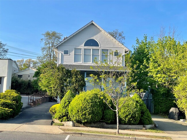 Primary Photo - 252 High Ave