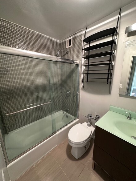 Building Photo - 2800 N Lake Shore Dr