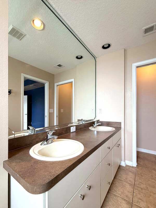 Building Photo - 16221 Bridgewalk Dr
