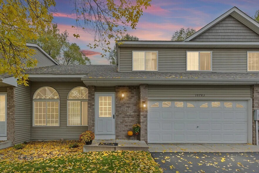 Building Photo - 10783 Tamarack Cir