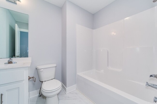 Building Photo - AVAILABLE SOON: Move-In Ready 4-Bedroom Beauty with Modern Finishes & Spacious Yard!