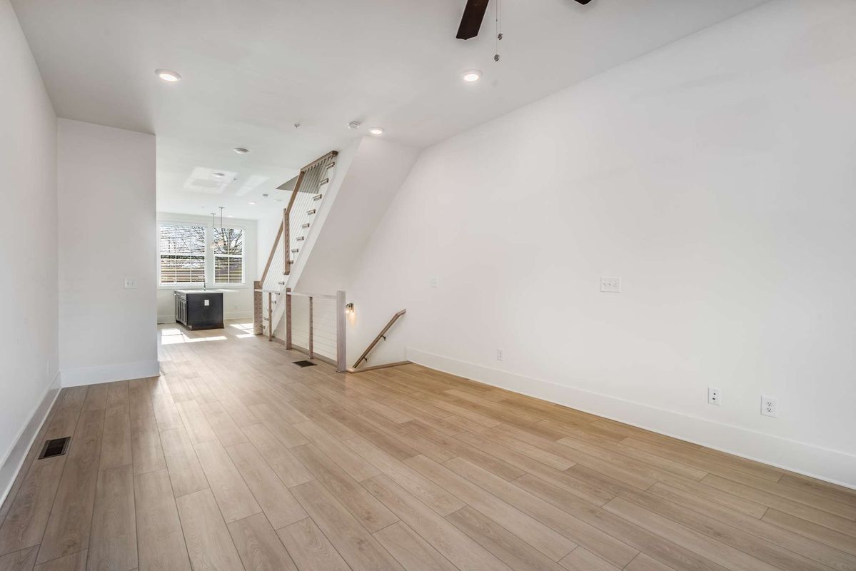 Building Photo - 665 Soul Aly