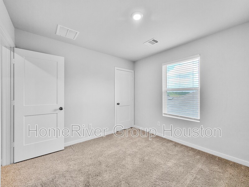 Building Photo - 10735 Red Flagstone Dr