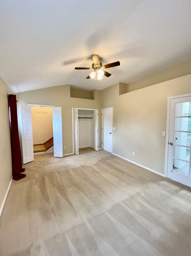 Building Photo - 4 Bedrooms on Corner Lot in 80920!  Dog Friendly!