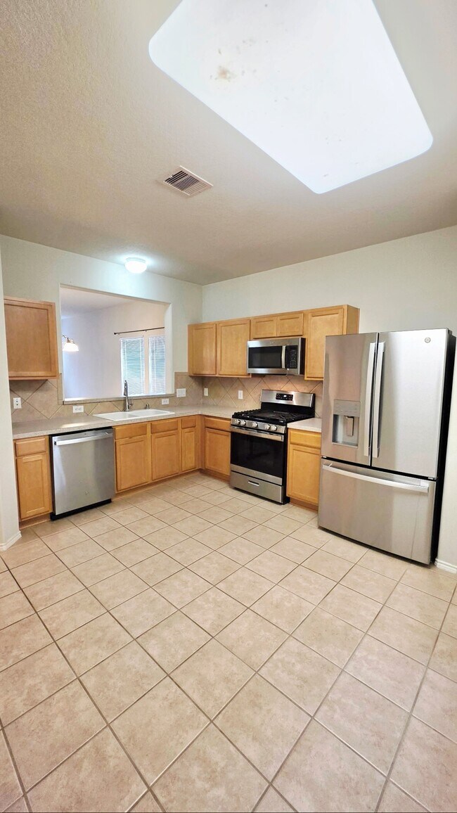 Building Photo - 23611 Wildwood Green Way