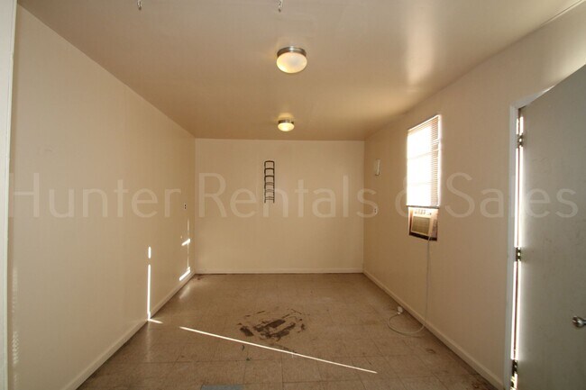 Building Photo - Well-Maintained Three-Bedroom In North Killeen!