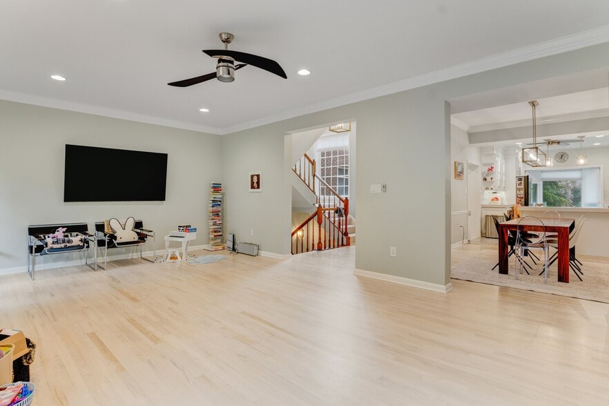Building Photo - 10219 Aspen Willow Dr