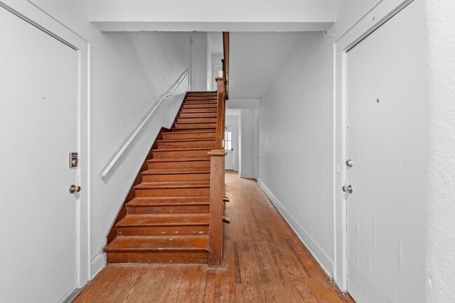 Building Photo - 557 Beverly Ct