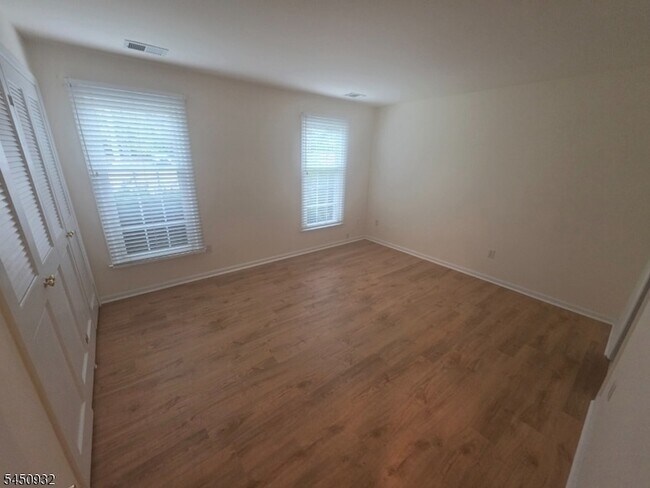 Building Photo - 87 Junco Ct