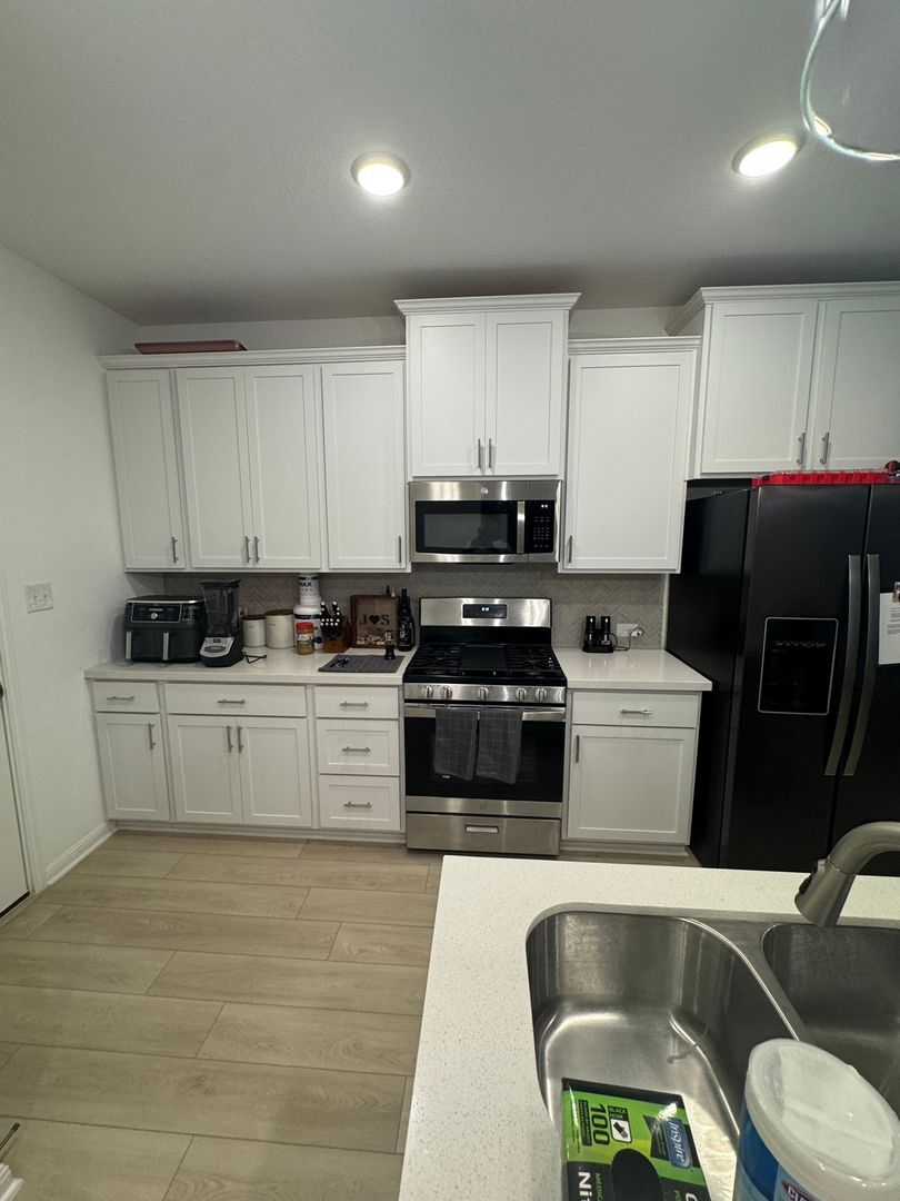 Building Photo - 212 Flowers Ave