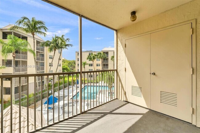Building Photo - 8255 Lake Dr