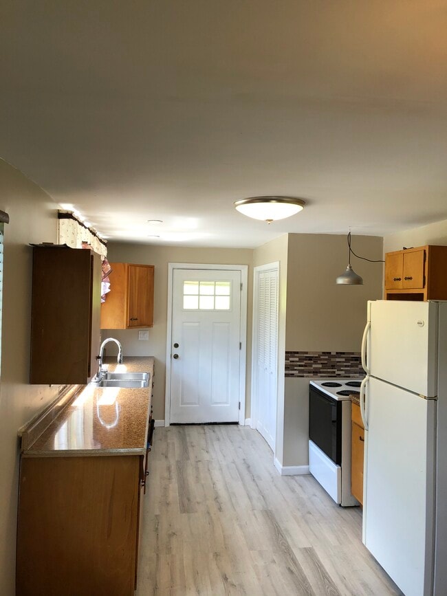 Building Photo - 101 Cochran Ln