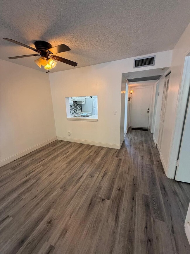 Building Photo - 9430 Poinciana Pl