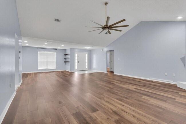 Building Photo - 539 Tikell Dr
