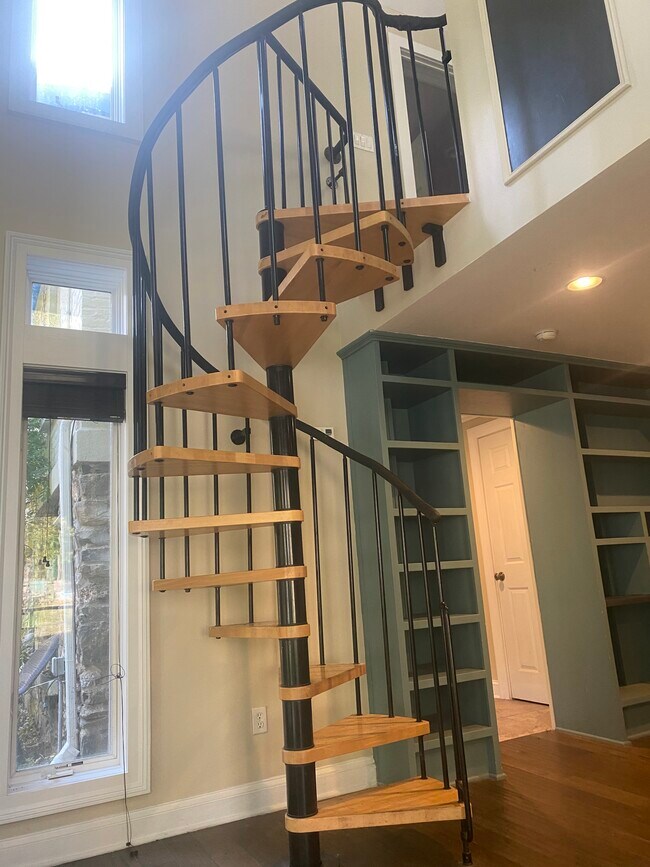 Building Photo - 12 Milham Rd