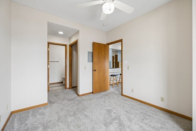 Building Photo - 139 N 11th St