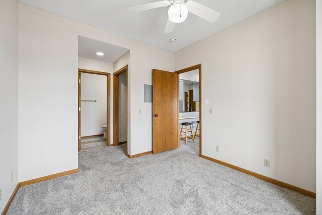 Building Photo - Downtown 2 bedroom Condo!