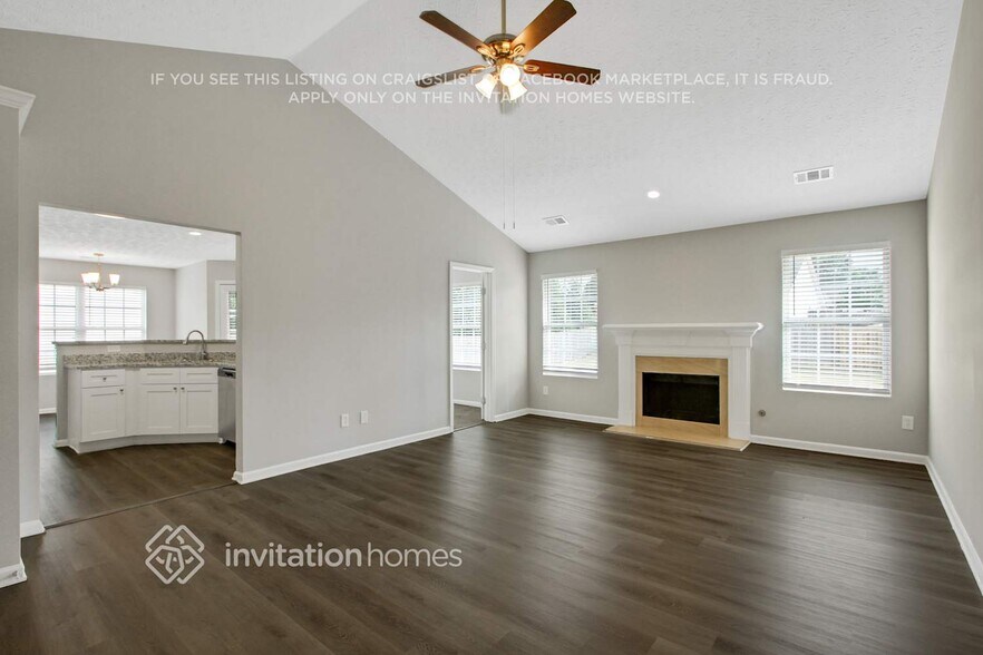 Building Photo - 4035 Hollow Springs Tr SE