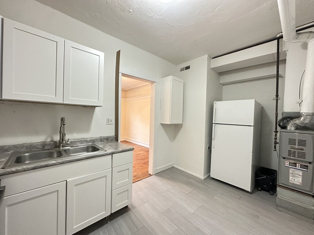 Building Photo - 3958 N Janssen Ave